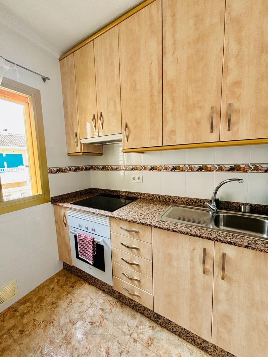 2 bedroom Apartment for rent in Los Alcazares - € 650 (Ref: 9403446)