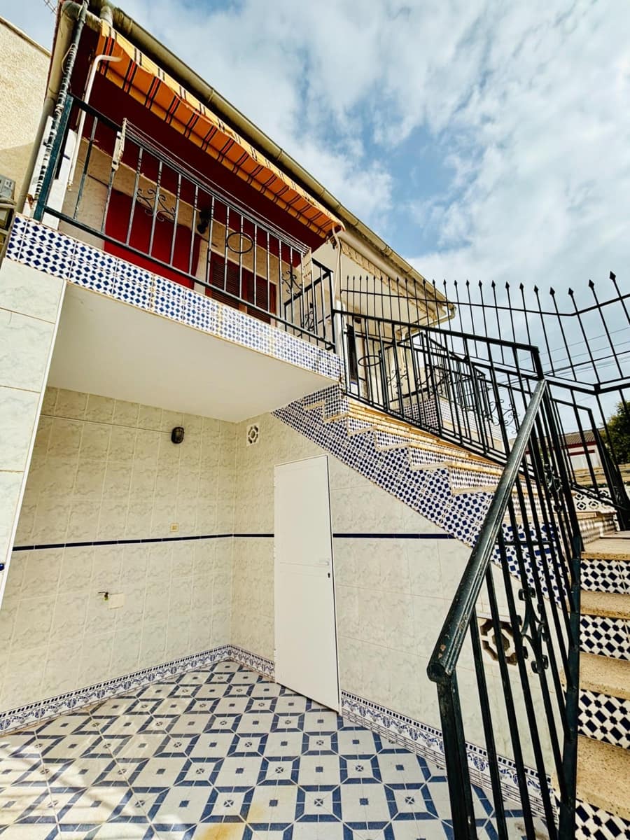 2 bedroom Apartment for rent in Los Alcazares - € 650 (Ref: 9403446)