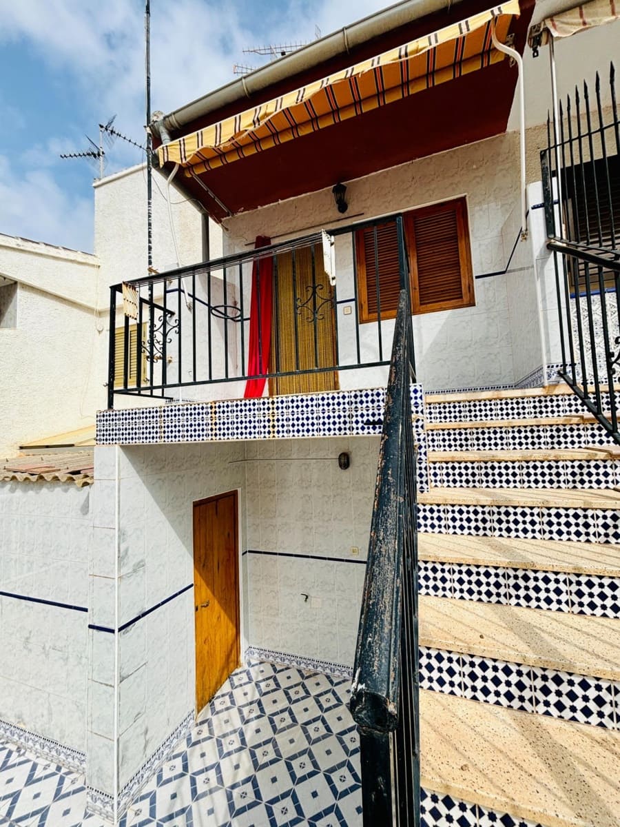 2 bedroom Apartment for rent in Los Alcazares - € 650 (Ref: 9403446)