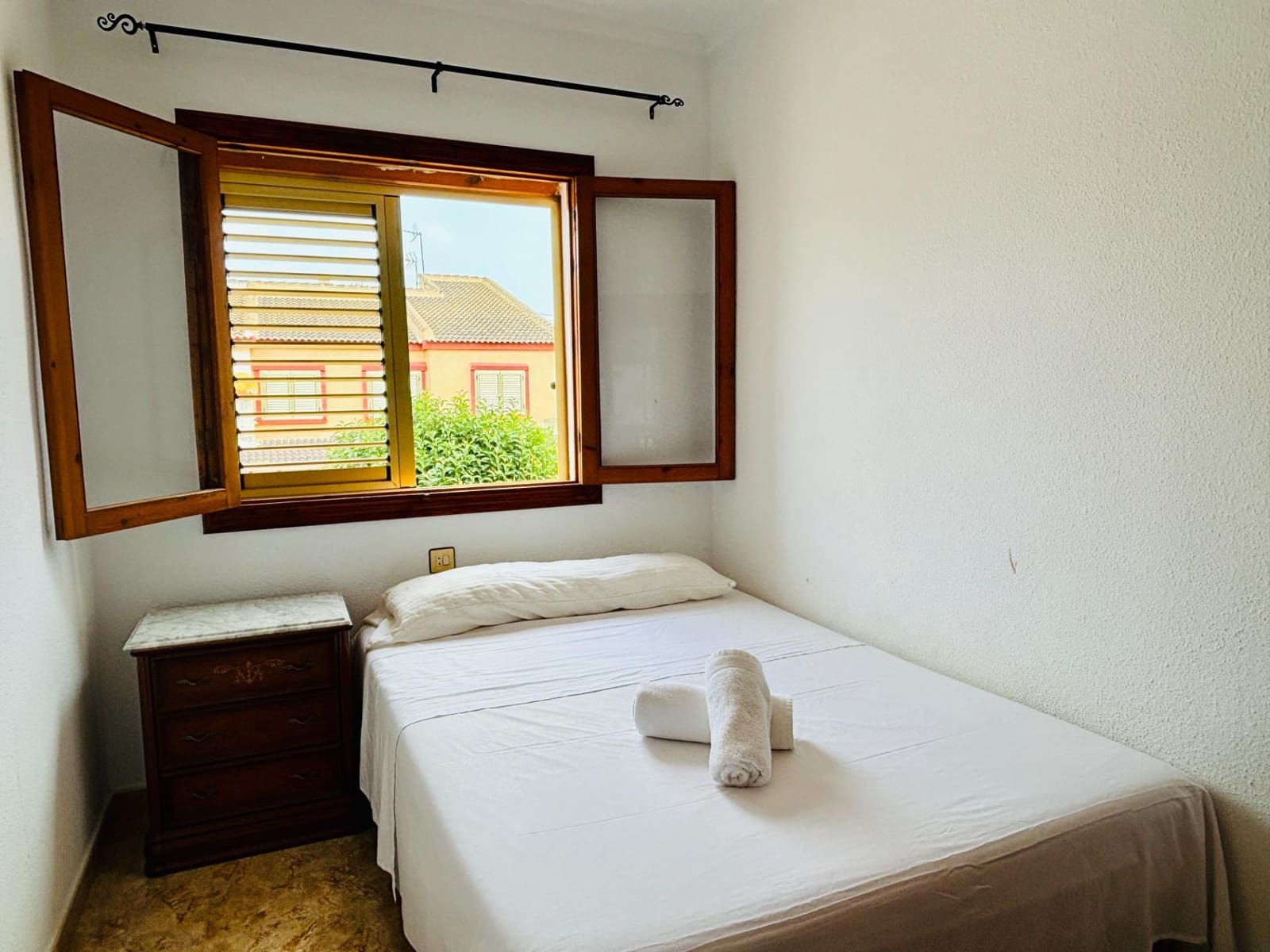 2 bedroom Apartment for rent in Los Alcazares - € 650 (Ref: 9403446)