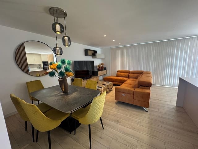 4 soveværelse Bungalow til salg i Los Alcázares med swimmingpool - € 359.900 (Ref: 9627607)