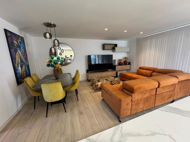 4 soveværelse Bungalow til salg i Los Alcázares med swimmingpool - € 359.900 (Ref: 9627607)