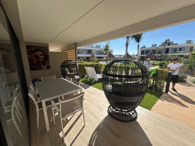 4 soveværelse Bungalow til salg i Los Alcázares med swimmingpool - € 359.900 (Ref: 9627607)