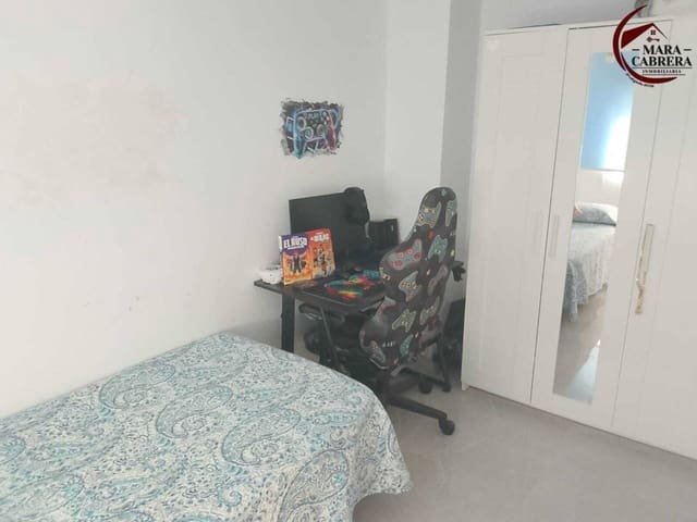 4 makuuhuone Omakotitalo myytävänä paikassa Gandia - 148 000 € (Ref: 9398823)