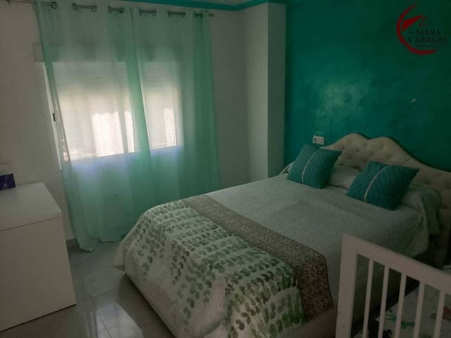 4 makuuhuone Omakotitalo myytävänä paikassa Gandia - 148 000 € (Ref: 9398823)