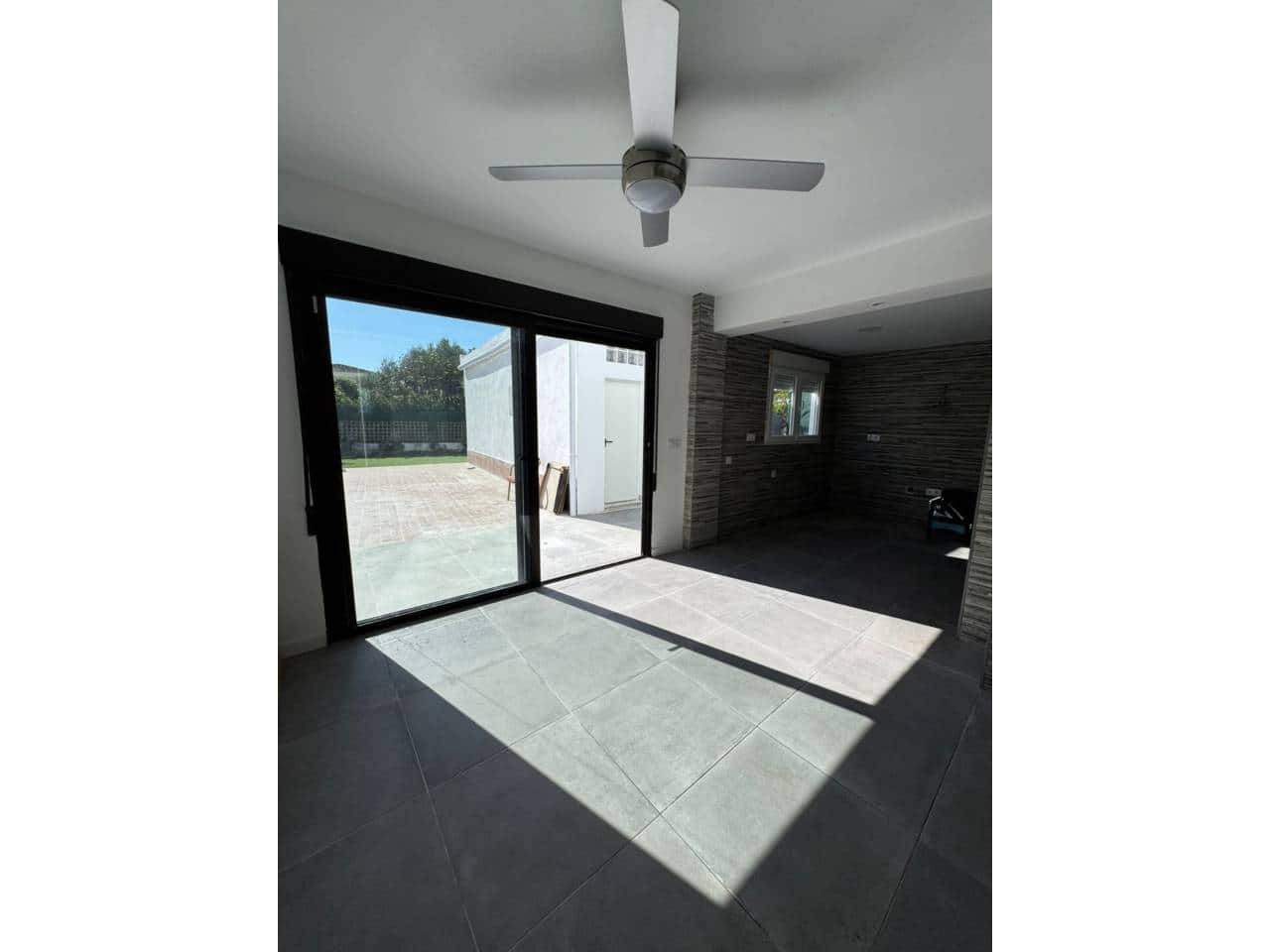 5 bedroom Villa for sale in Gandia - € 325,000 (Ref: 9398833)