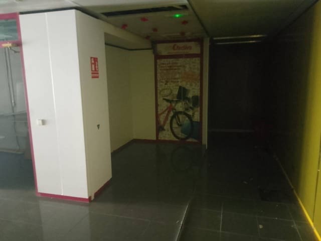 3 soveværelse Erhverv til leje i Gandia - € 830 (Ref: 9398836)