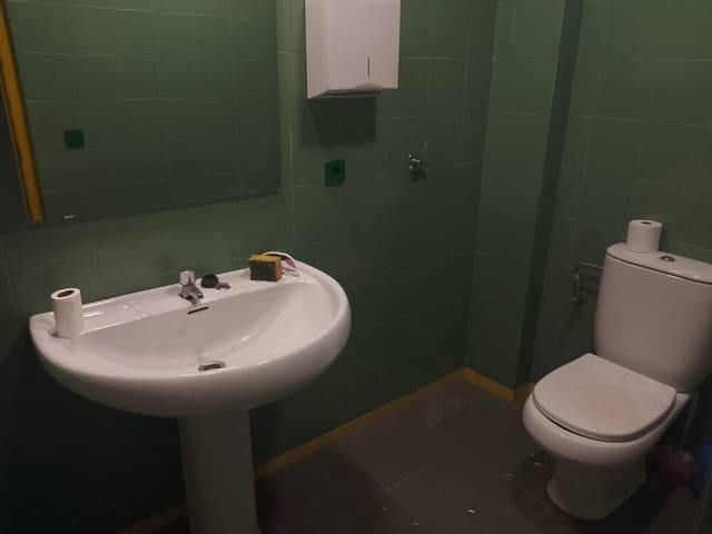 3 soveværelse Erhverv til leje i Gandia - € 830 (Ref: 9398836)