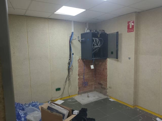 3 soveværelse Erhverv til leje i Gandia - € 830 (Ref: 9398836)