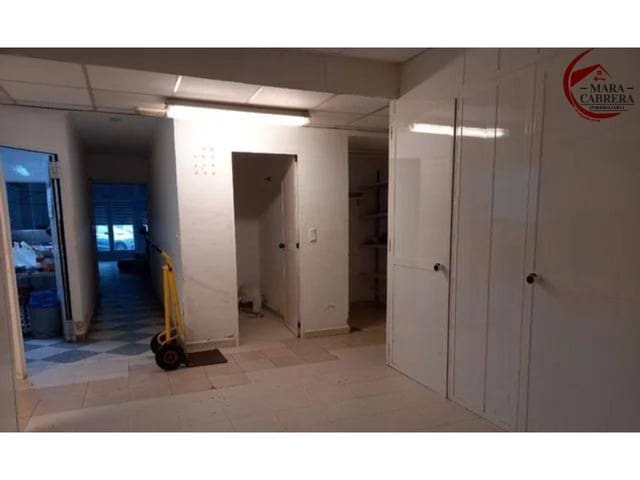 Erhverv til leje i Gandia - € 650 (Ref: 9398838)