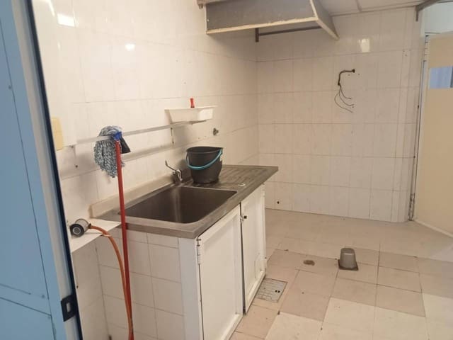 Erhverv til leje i Gandia - € 650 (Ref: 9398838)