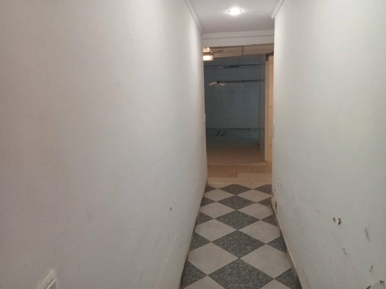 Erhverv til leje i Gandia - € 650 (Ref: 9398838)