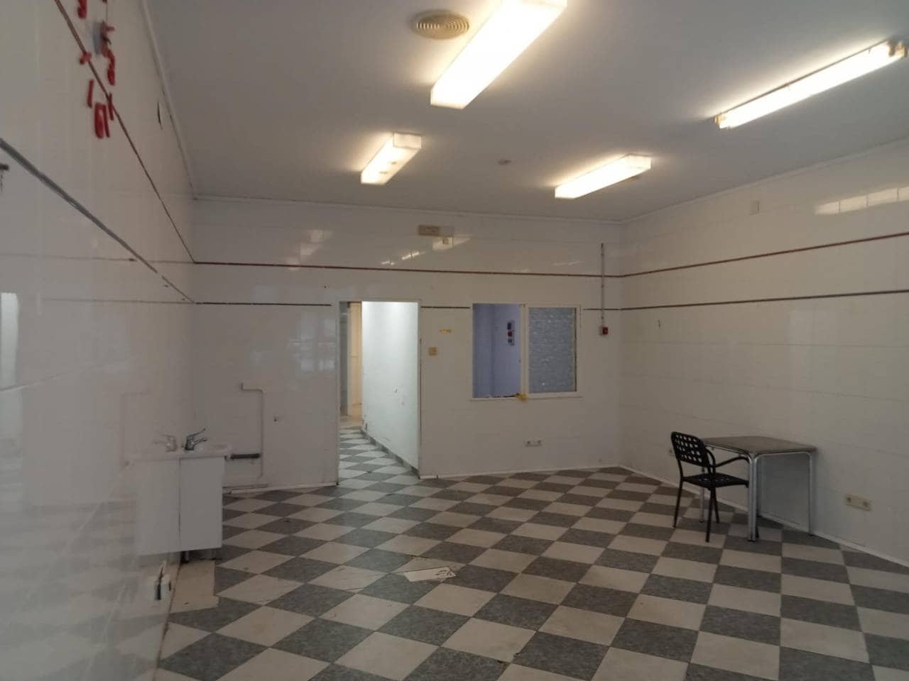 Erhverv til leje i Gandia - € 650 (Ref: 9398838)