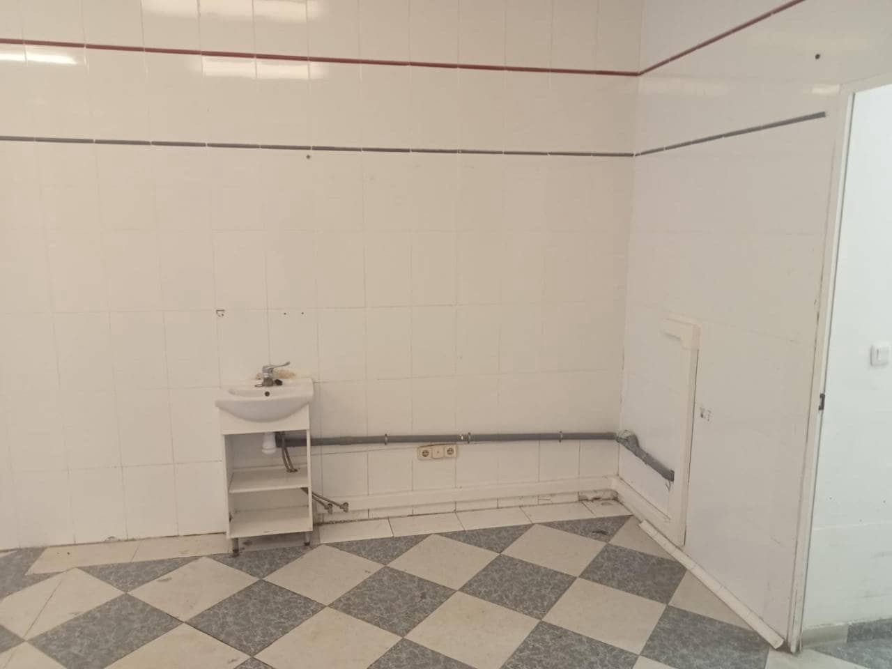 Erhverv til leje i Gandia - € 650 (Ref: 9398838)