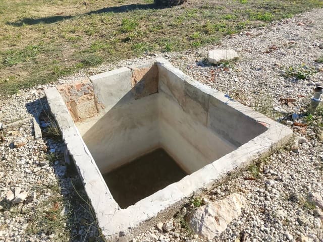 Grunde uden byggetilladelser til salg i Oliva - € 50.000 (Ref: 9402945)