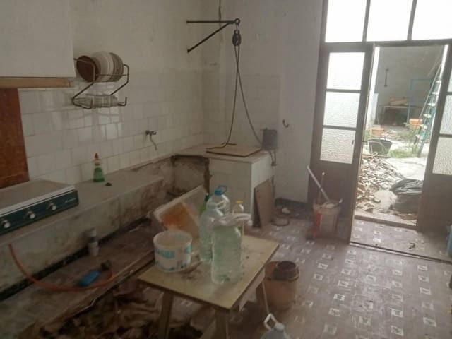 6 Zimmer Haus zu verkaufen in Oliva - 120.000 € (Ref: 9419157)