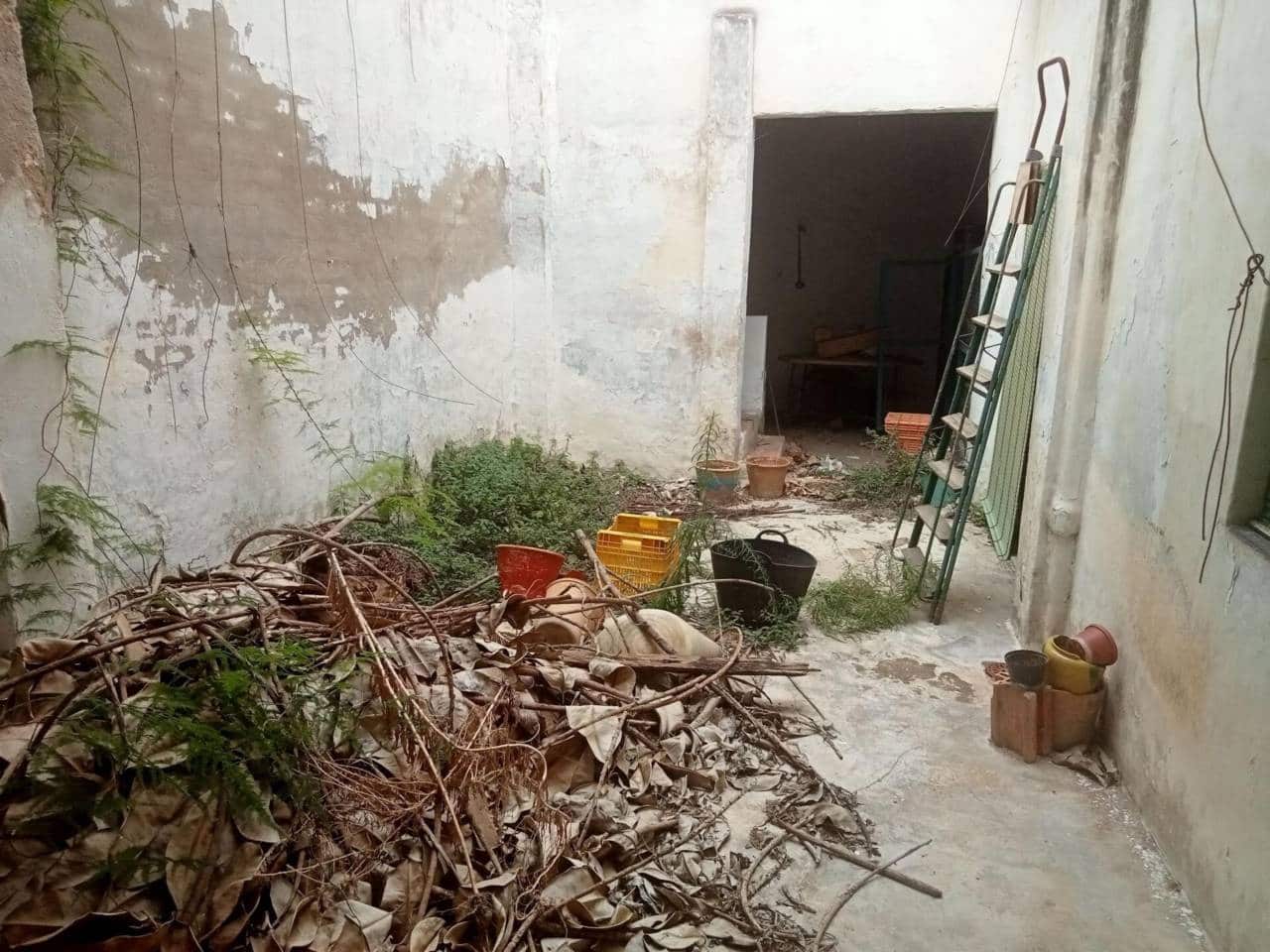 6 Zimmer Haus zu verkaufen in Oliva - 120.000 € (Ref: 9419157)