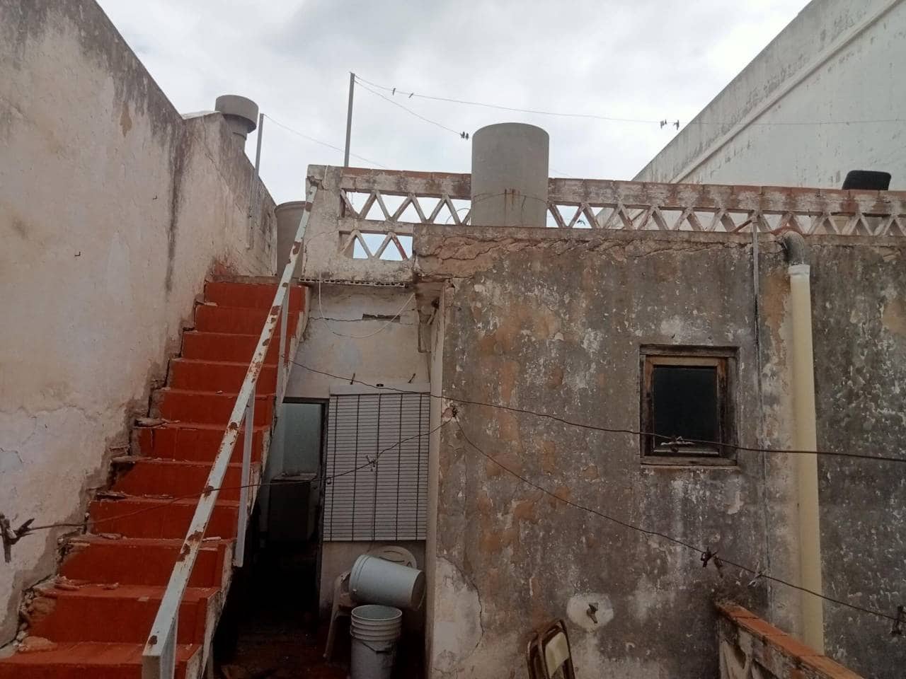 6 Zimmer Haus zu verkaufen in Oliva - 120.000 € (Ref: 9419157)