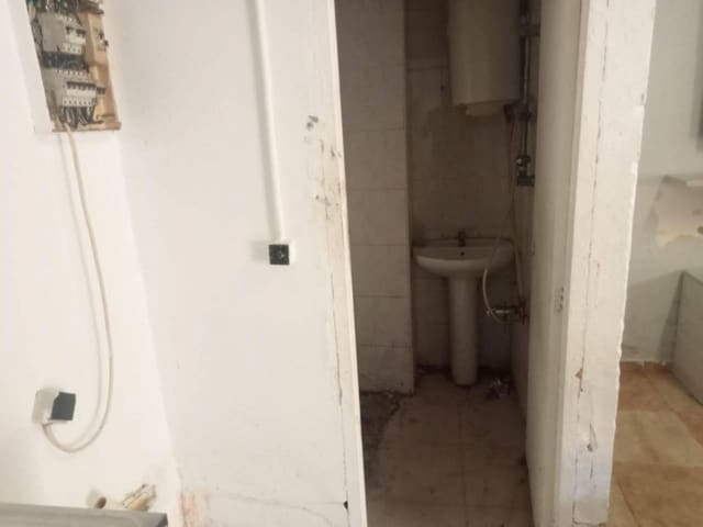 1 bedroom Commercial for sale in Gandia - € 38,000 (Ref: 9425433)