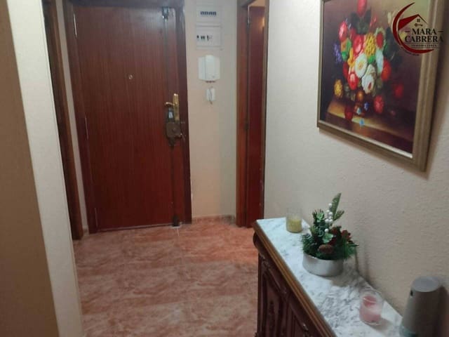Piso de 4 habitaciones en Gandia en venta - 165.000 € (Ref: 9465241)