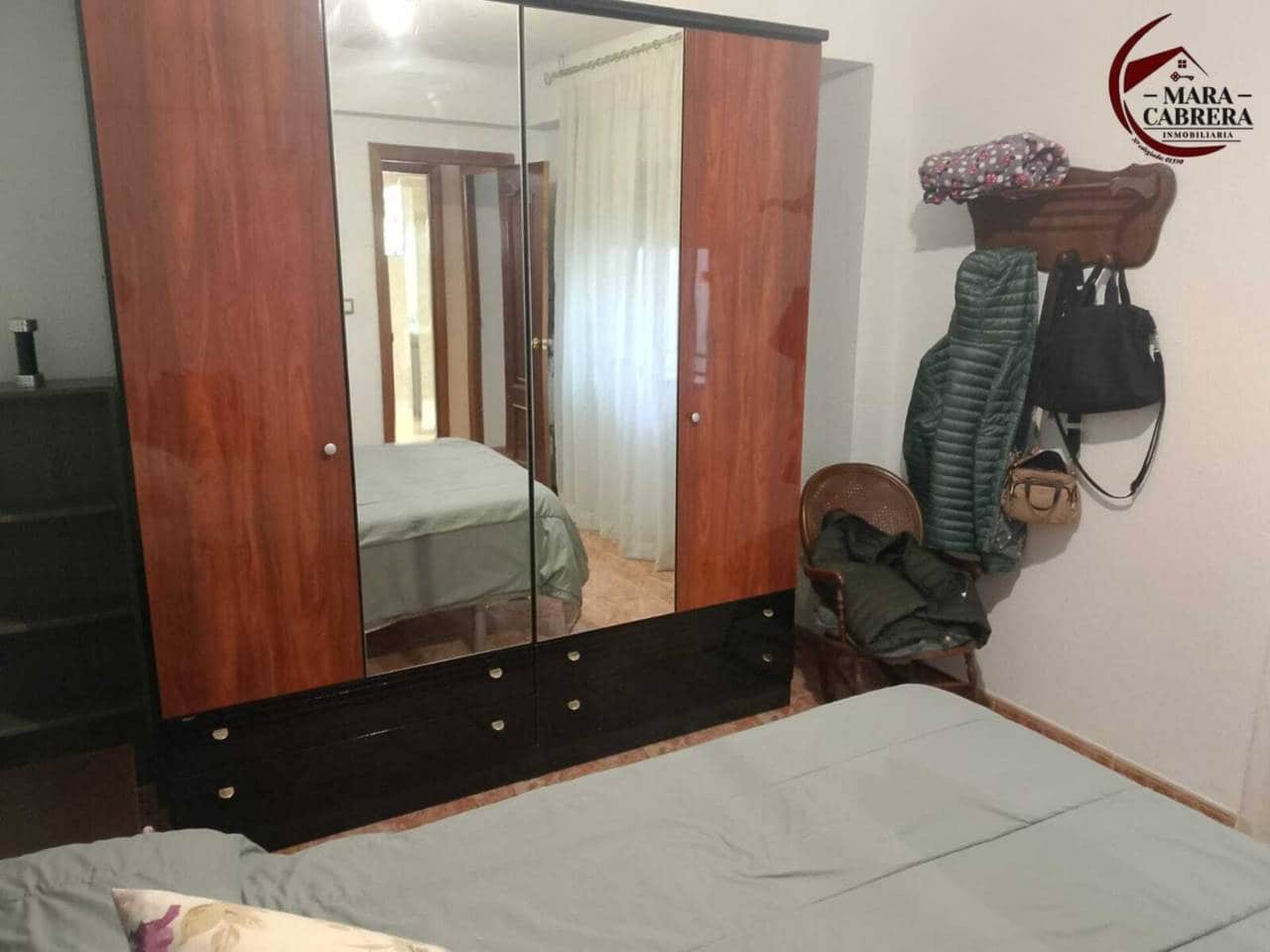 Piso de 4 habitaciones en Gandia en venta - 165.000 € (Ref: 9465241)