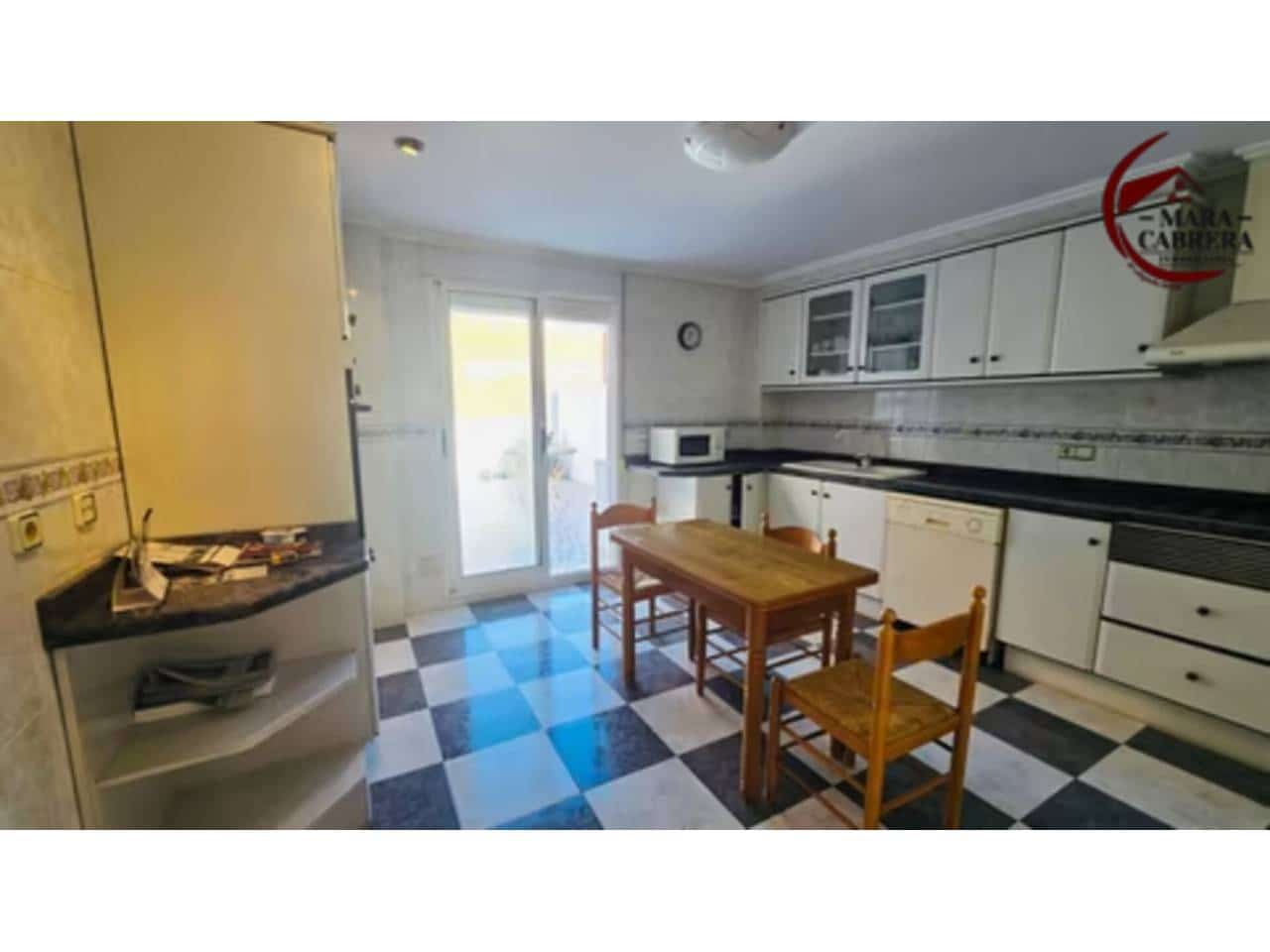 4 slaapkamer Huis te koop in Real de Gandia met garage - € 222.000 (Ref: 9471061)