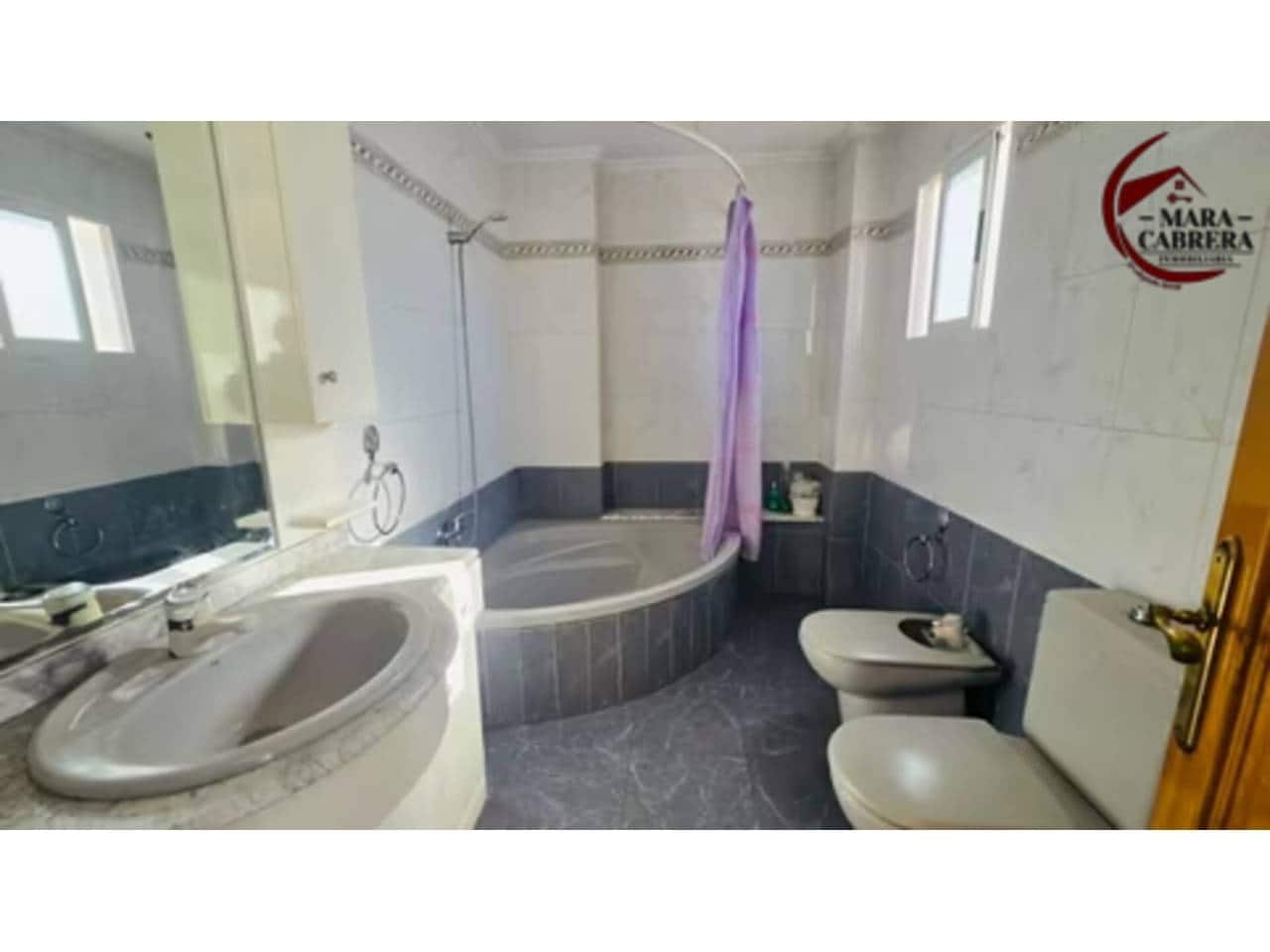 4 slaapkamer Huis te koop in Real de Gandia met garage - € 222.000 (Ref: 9471061)