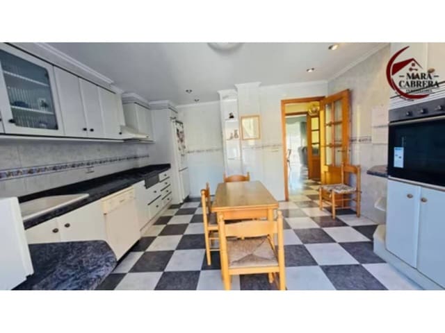 4 slaapkamer Huis te koop in Real de Gandía met garage - € 222.000 (Ref: 9471061)