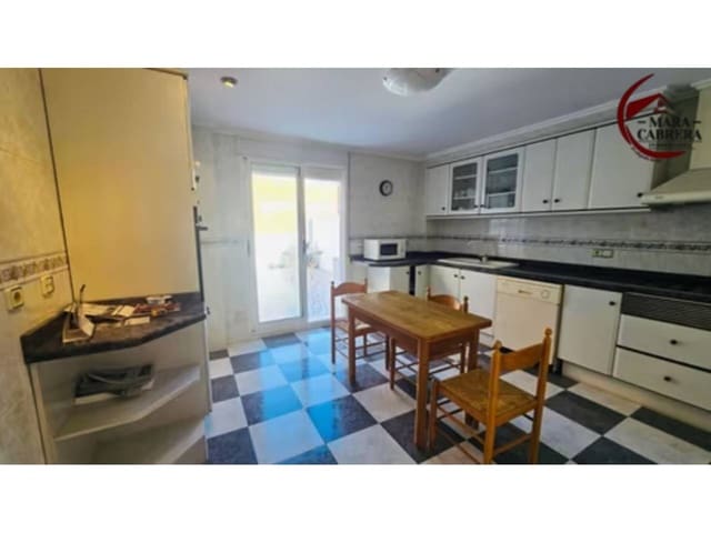 4 slaapkamer Huis te koop in Real de Gandía met garage - € 222.000 (Ref: 9471061)