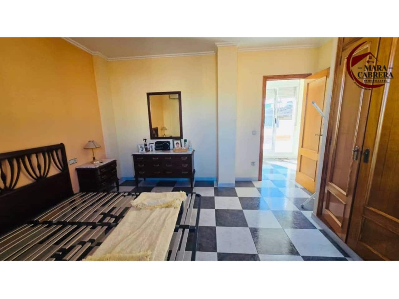 4 slaapkamer Huis te koop in Real de Gandia met garage - € 222.000 (Ref: 9471061)