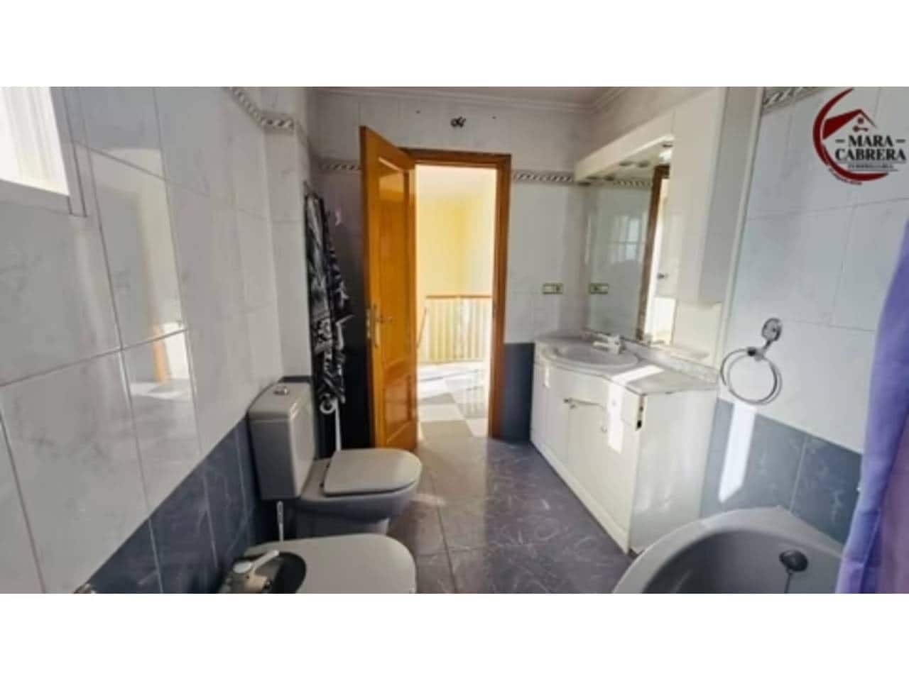 4 slaapkamer Huis te koop in Real de Gandia met garage - € 222.000 (Ref: 9471061)