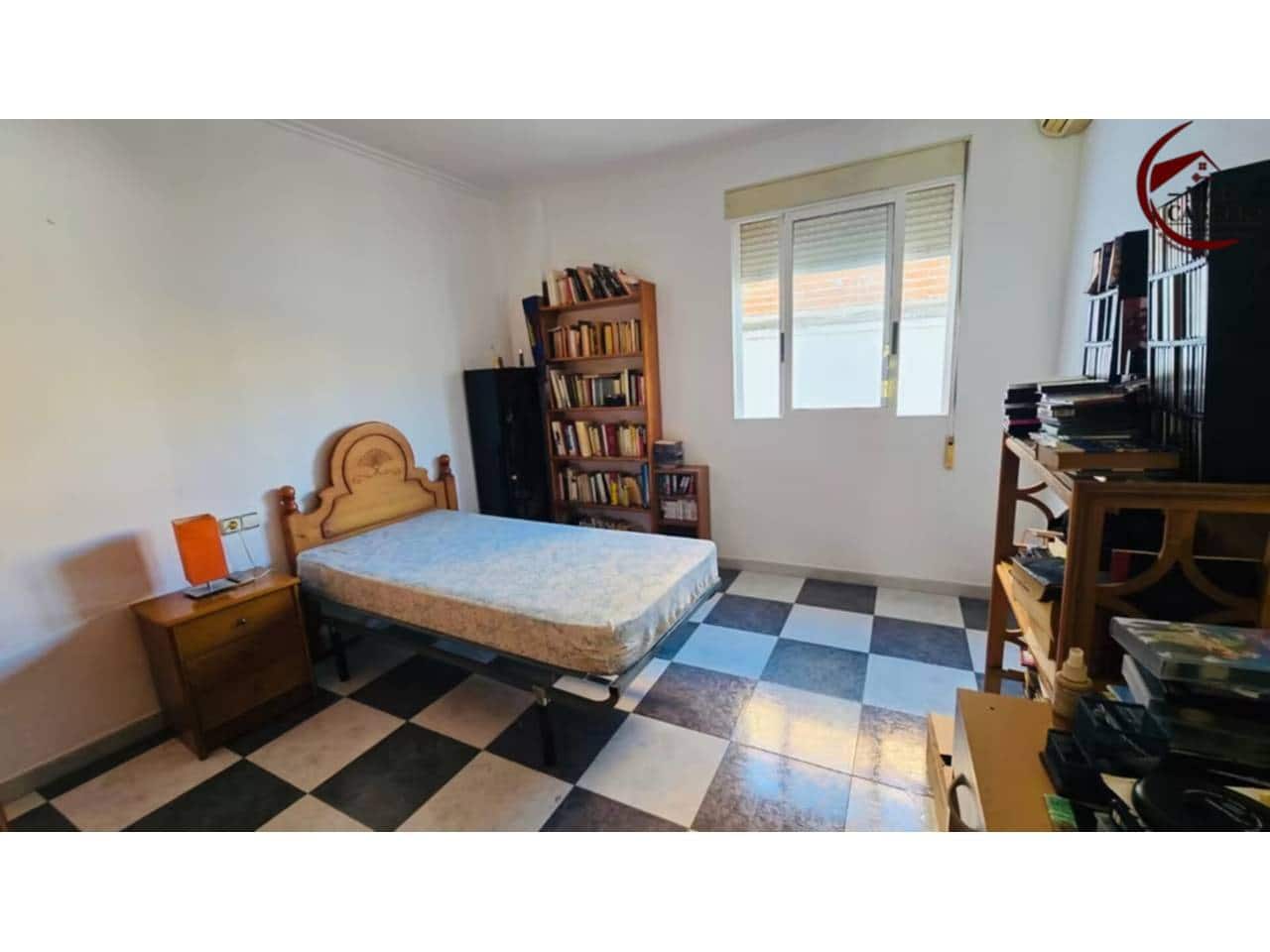 4 slaapkamer Huis te koop in Real de Gandia met garage - € 222.000 (Ref: 9471061)