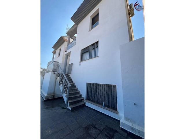 3 slaapkamer Halfvrijstaande villa te koop in Gandia met garage - € 272.000 (Ref: 9474550)