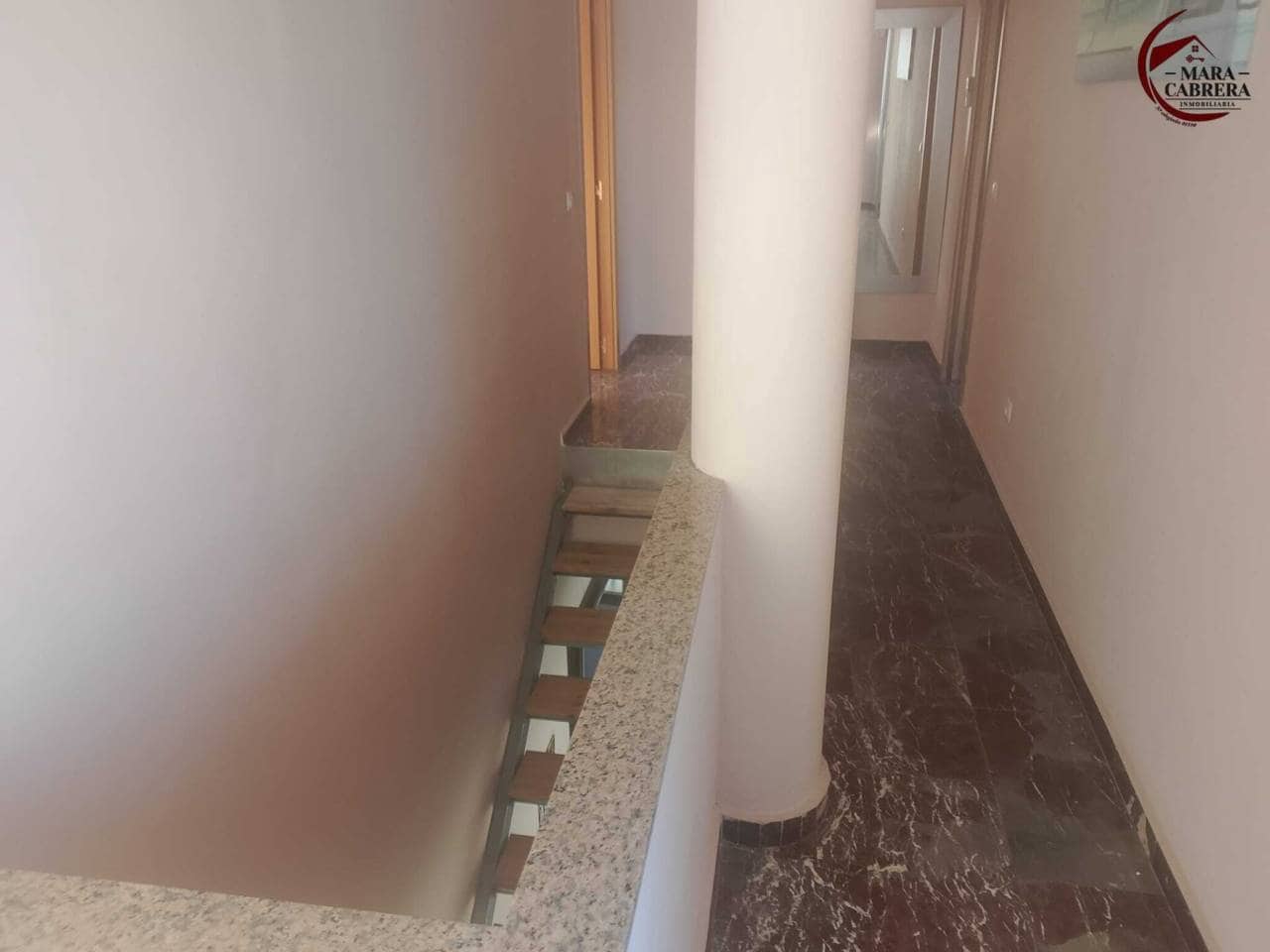 3 slaapkamer Halfvrijstaande villa te koop in Gandia met garage - € 272.000 (Ref: 9474550)