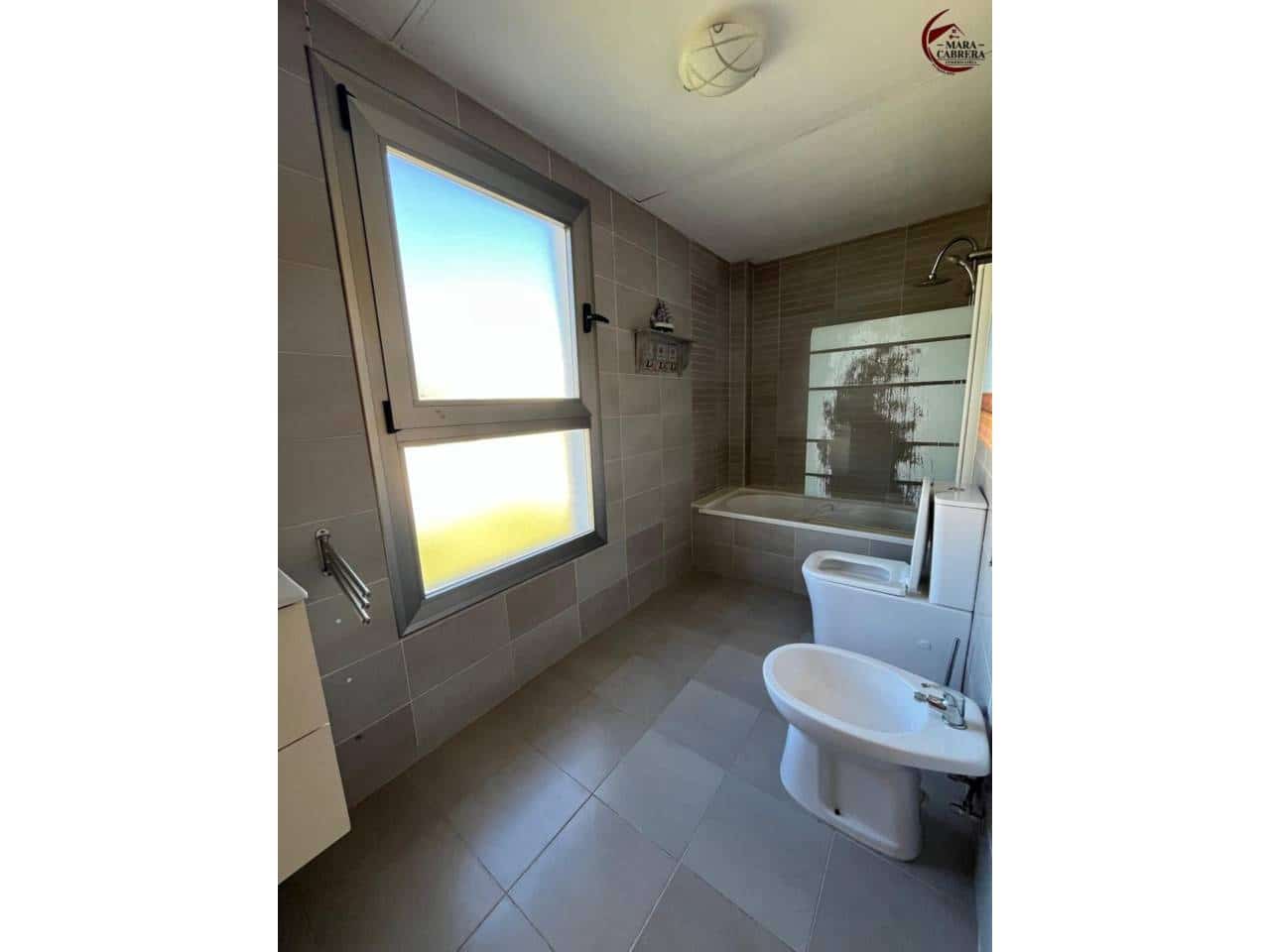 3 slaapkamer Halfvrijstaande villa te koop in Gandia met garage - € 272.000 (Ref: 9474550)