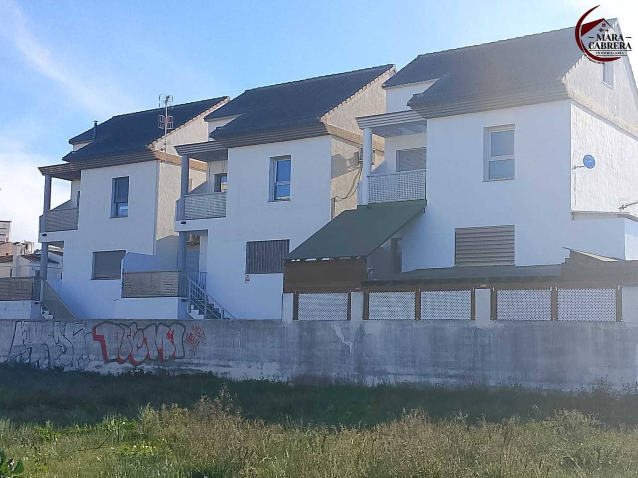 3 slaapkamer Halfvrijstaande villa te koop in Gandia met garage - € 272.000 (Ref: 9474550)