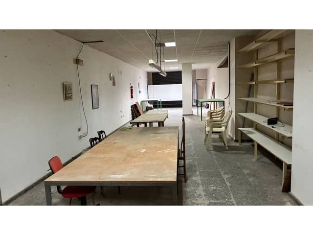 5 bedroom Commercial for rent in Gandia with garage - € 1,350 (Ref: 9490999)