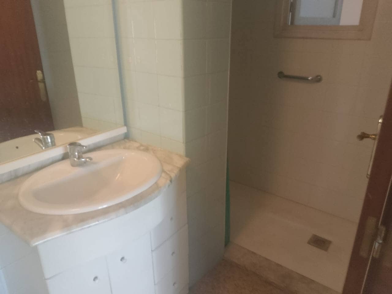 3 makuuhuone Asunto vuokrattavana paikassa Oliva - 700 € (Ref: 9518263)