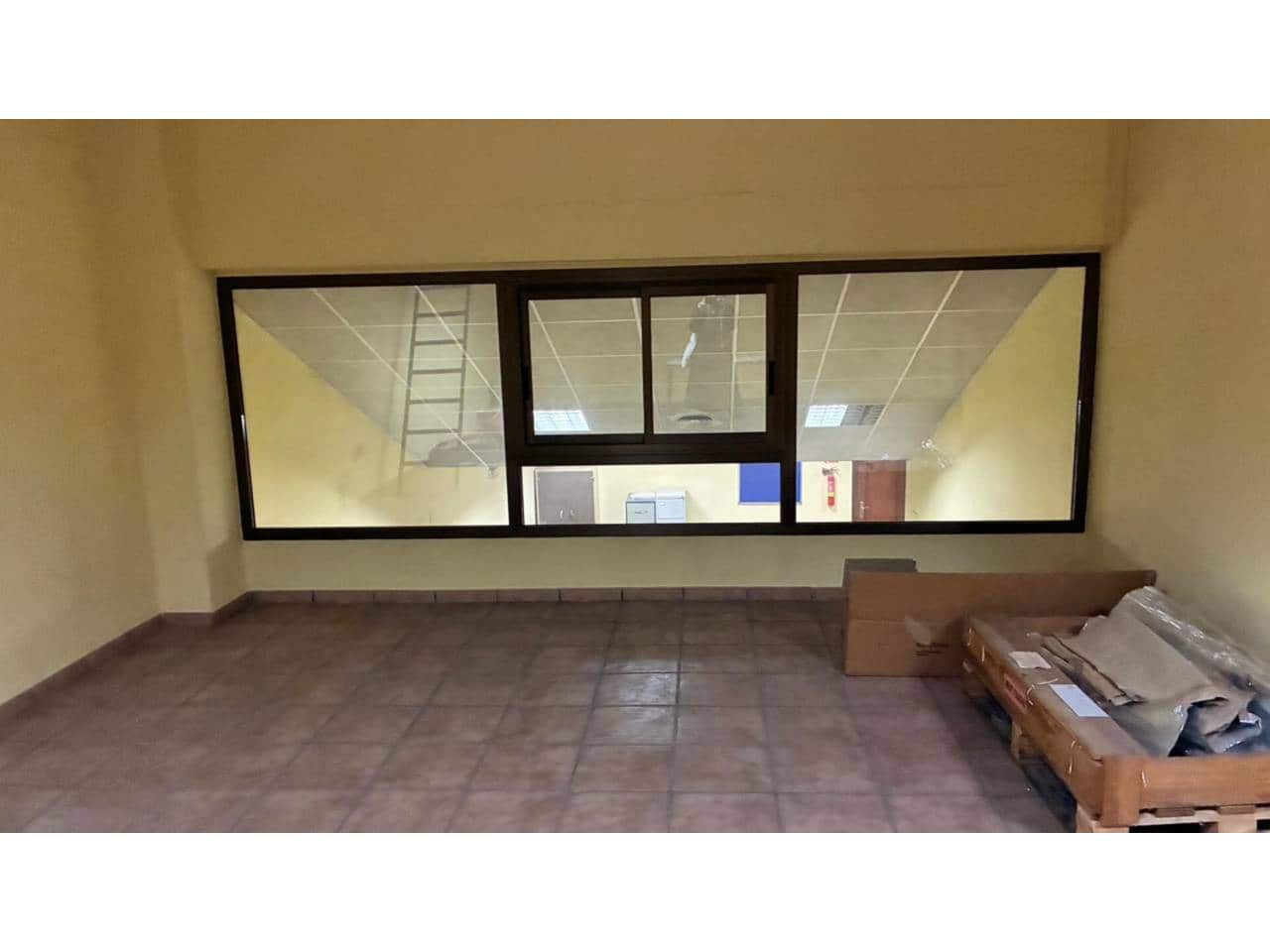 5 bedroom Commercial for rent in Gandia with garage - € 1,350 (Ref: 9537094)