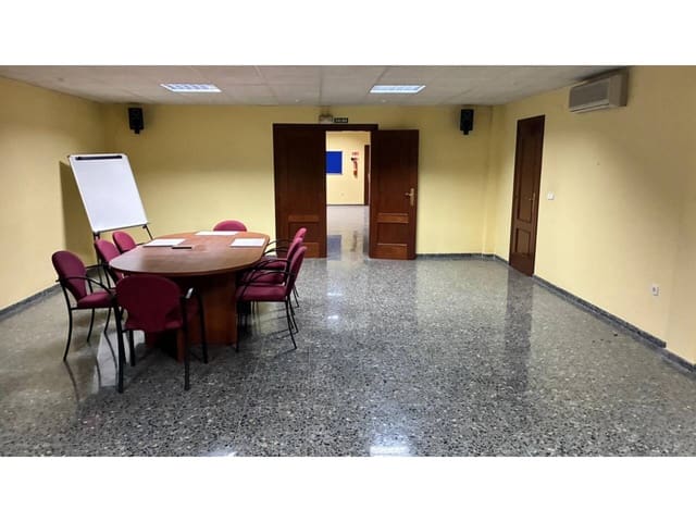 5 sypialnia Komercyjne do wynajęcia w Gandia z garażem - 1 350 € (Ref: 9537094)