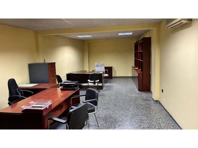 5 sypialnia Komercyjne do wynajęcia w Gandia z garażem - 1 350 € (Ref: 9537094)