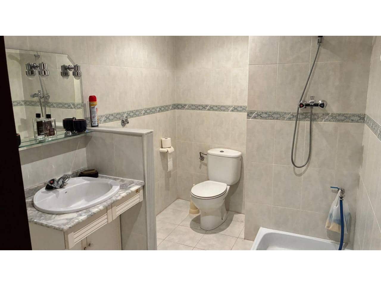 5 bedroom Commercial for rent in Gandia with garage - € 1,350 (Ref: 9537094)