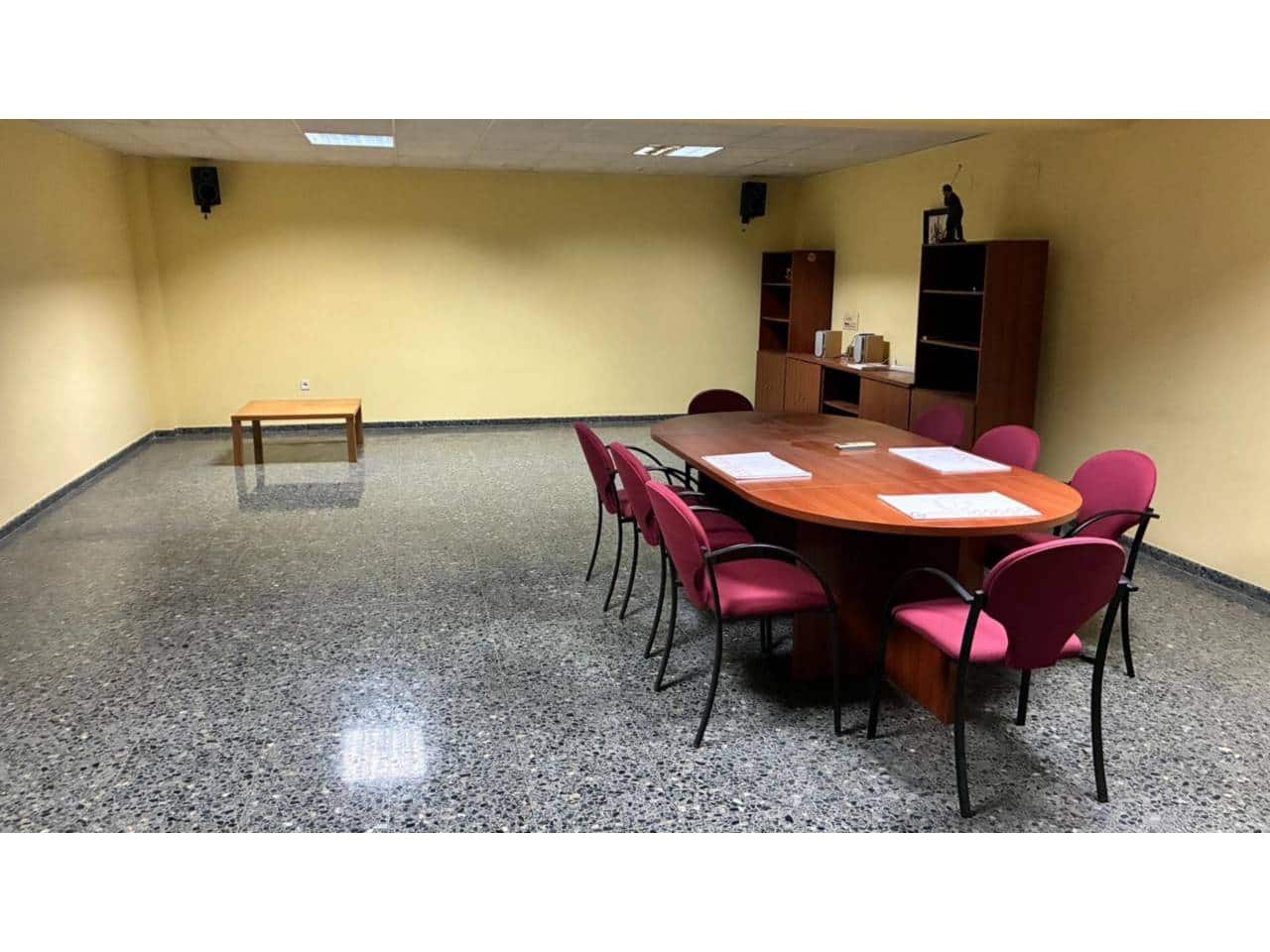 5 bedroom Commercial for rent in Gandia with garage - € 1,350 (Ref: 9537094)