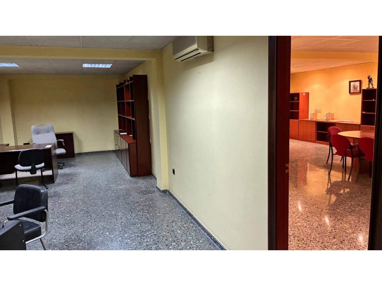 5 bedroom Commercial for rent in Gandia with garage - € 1,350 (Ref: 9537094)