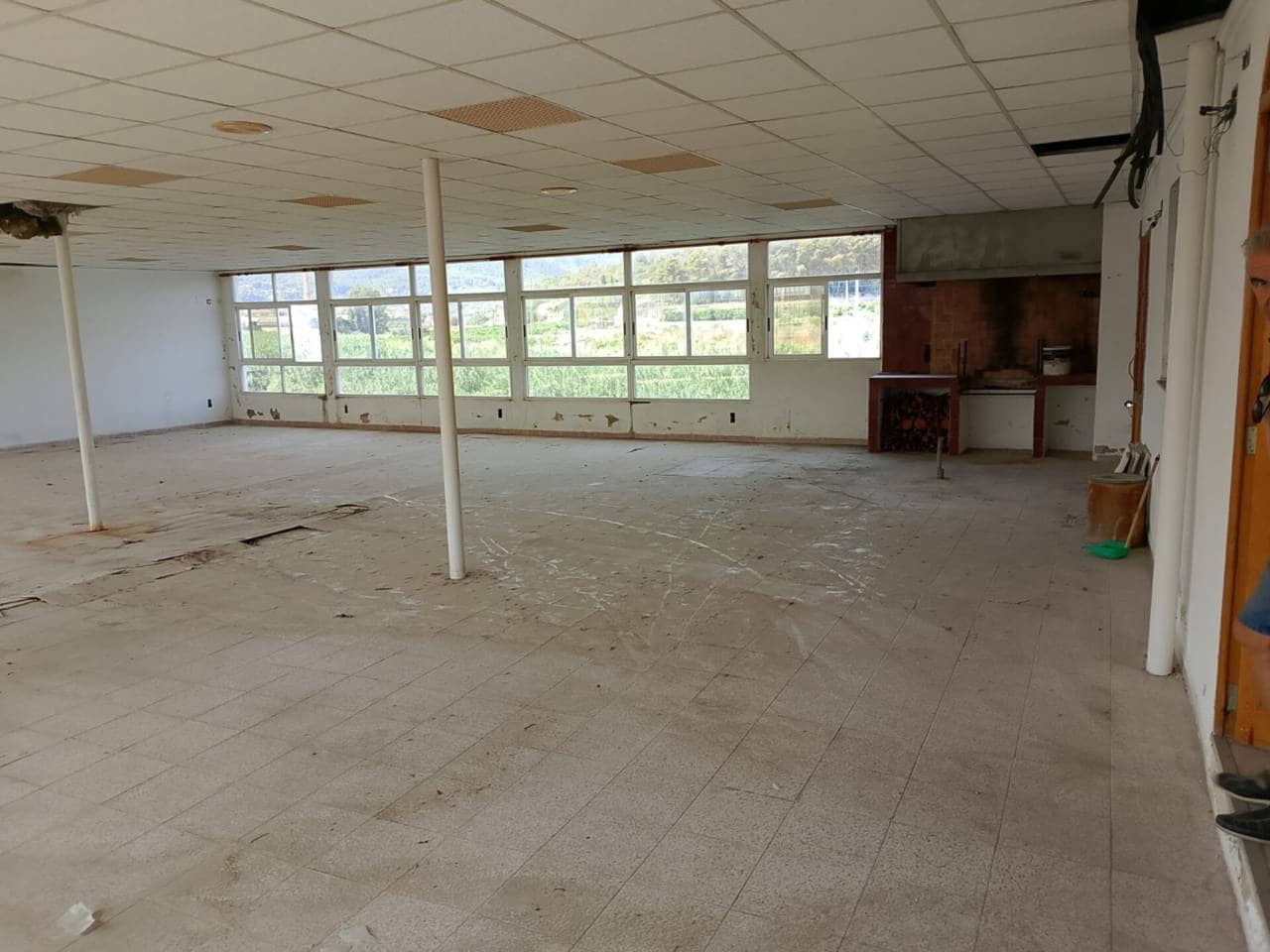 5 bedroom Commercial for sale in Villalonga with garage - € 112,000 (Ref: 9537099)