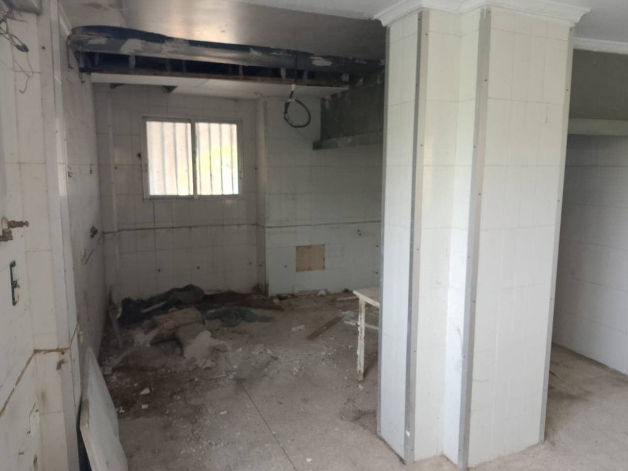 5 bedroom Commercial for sale in Villalonga with garage - € 112,000 (Ref: 9537099)