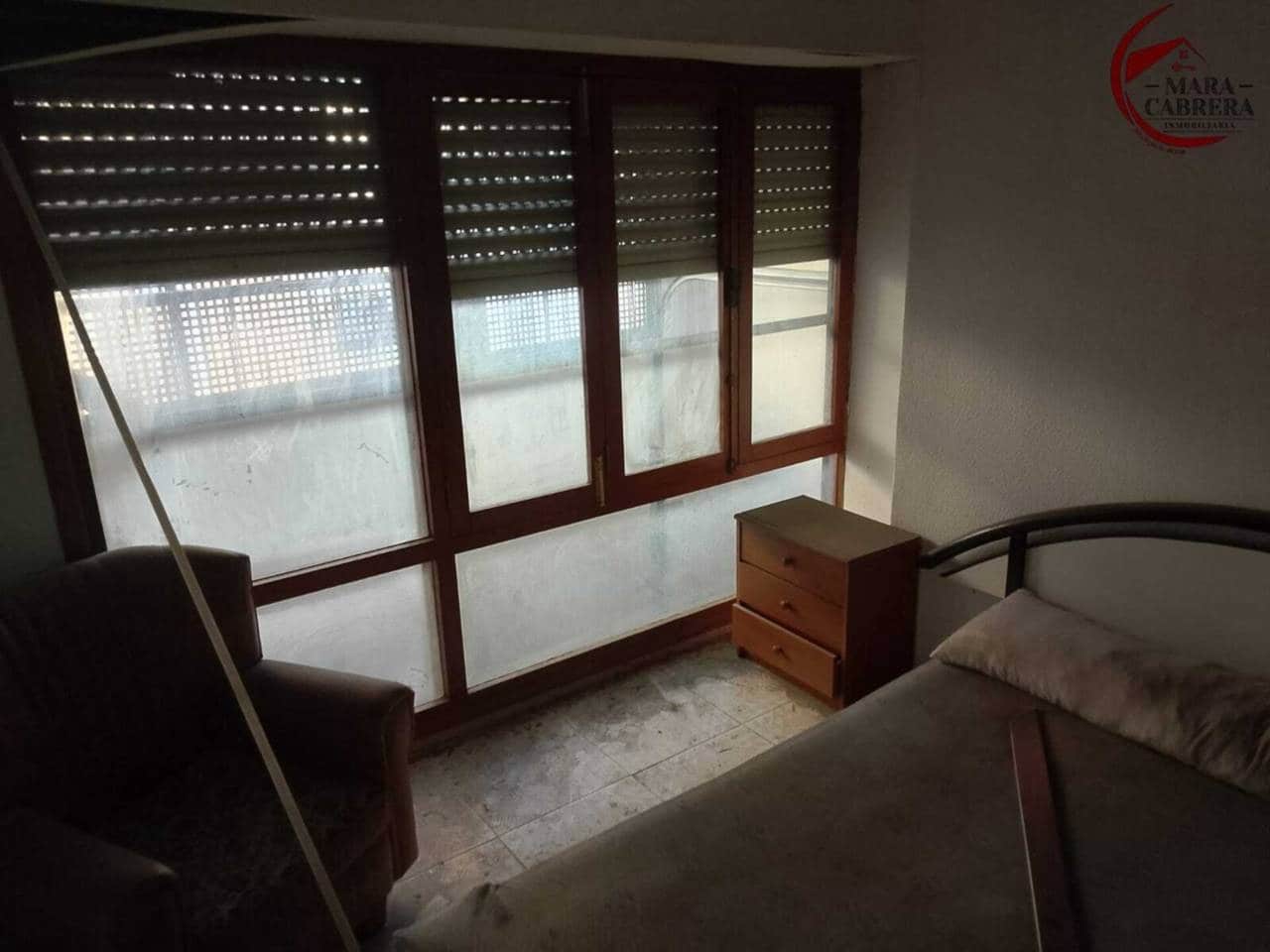 3 camera da letto Commerciale in vendita in Oliva - 56.000 € (Rif: 9547437)