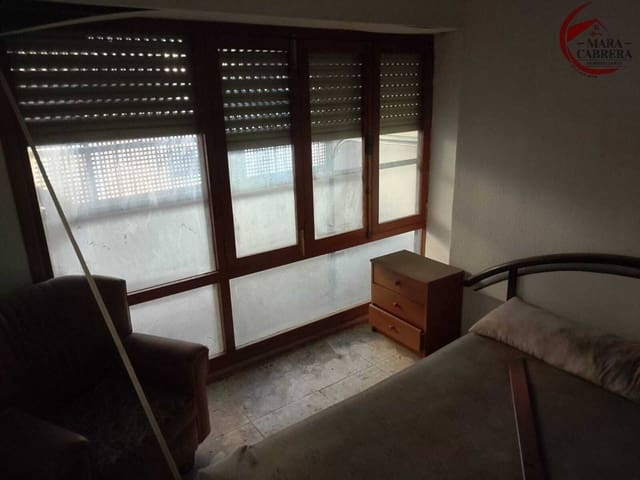 3 makuuhuone Kaupallinen myytävänä paikassa Oliva - 56 000 € (Ref: 9547437)