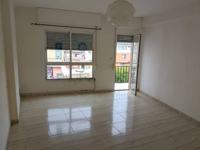 4 makuuhuone Asunto myytävänä paikassa Oliva - 96 800 € (Ref: 9550469)