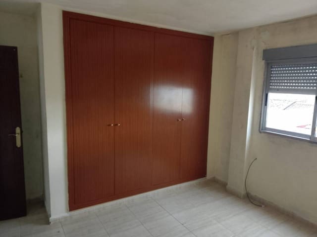 4 makuuhuone Asunto myytävänä paikassa Oliva - 96 800 € (Ref: 9550469)